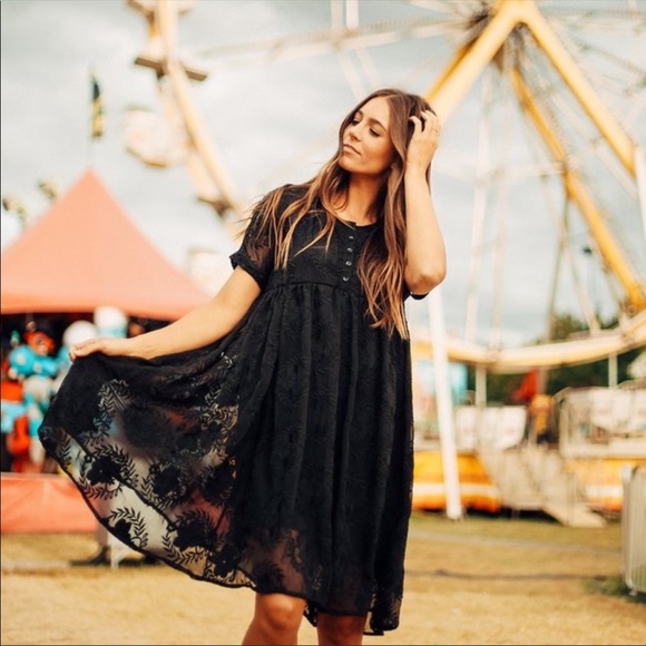 piper and scoot Dresses & Skirts - Piper and Scoot• Black Ellie Dress